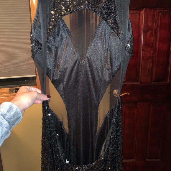 Gown (I am 5 foot) - Picture 7 of 7